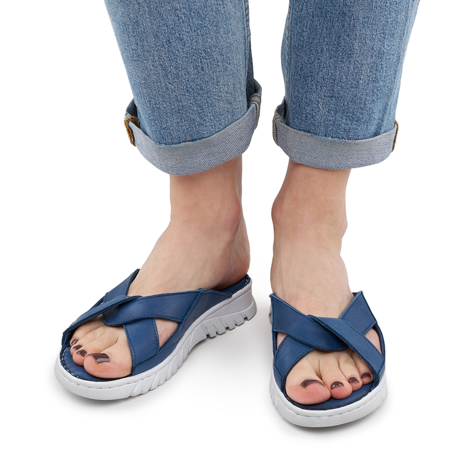 Ciabatte da donna in pelle Klaudie blu scuro