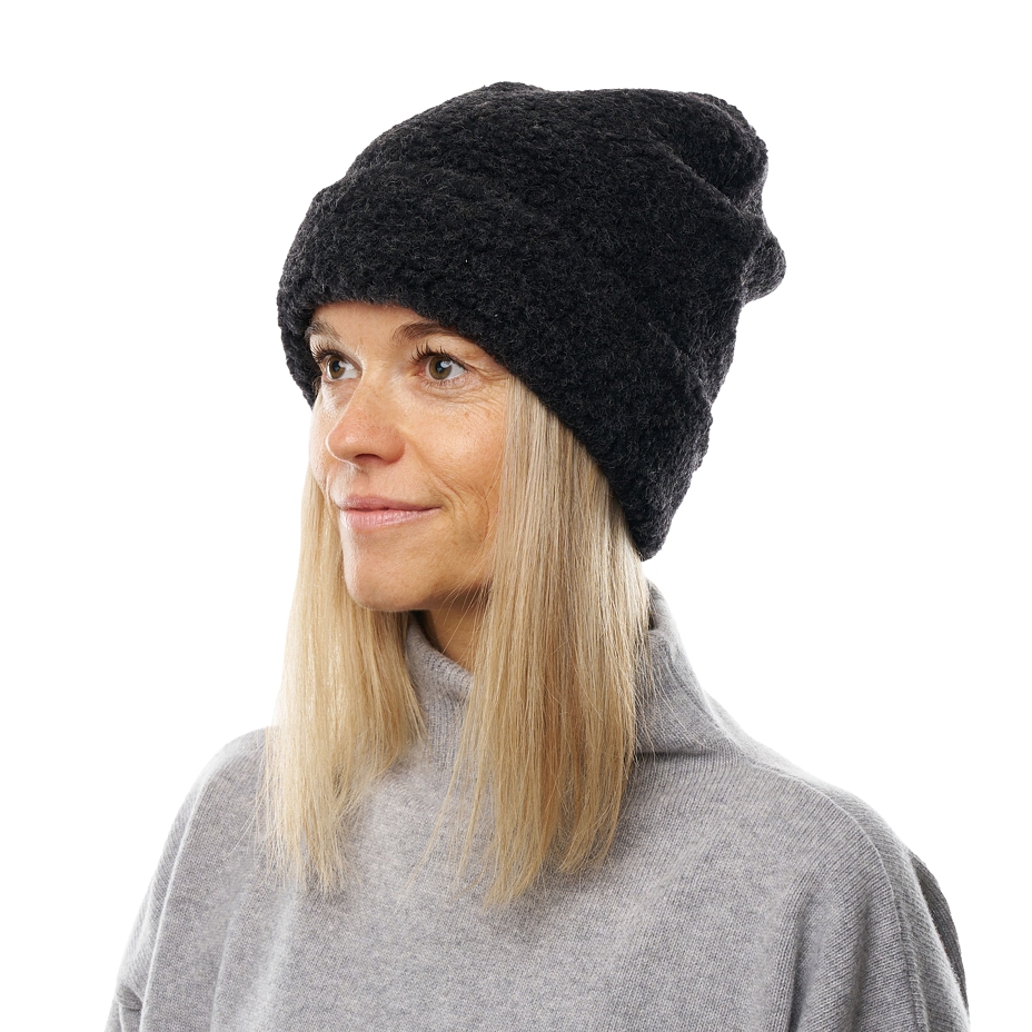 Cappello in lana nero